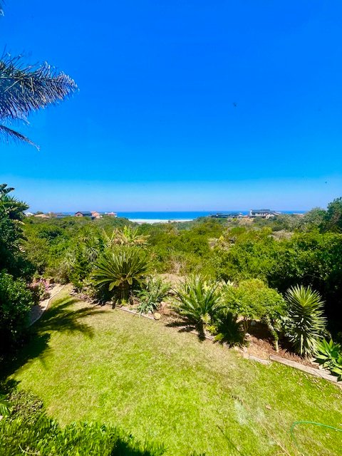 4 Bedroom Property for Sale in Outeniqua Strand Western Cape